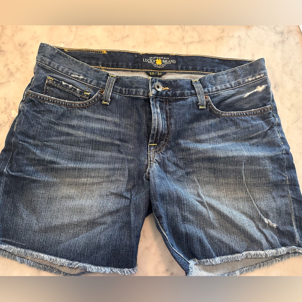 Lucky Brand Distressed Denim Shorts in Medium Blue size 10